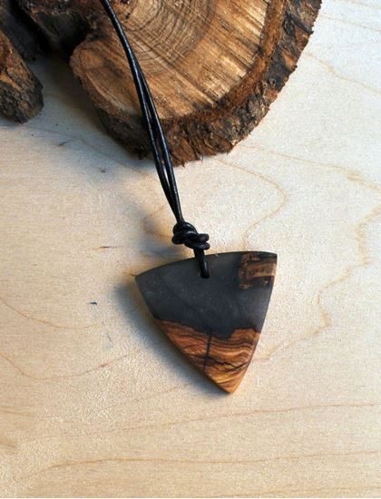 Picture of WOODEN NECKLACE