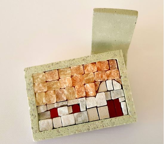 media.product.imagealternatetextformat.details