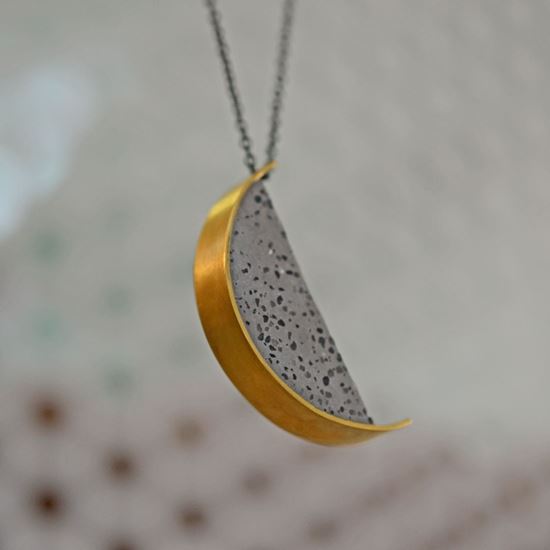 media.product.imagealternatetextformat.details