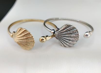 Picture of Silver bracelet with seashell design 