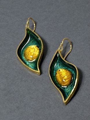 Picture of earrings curves 1