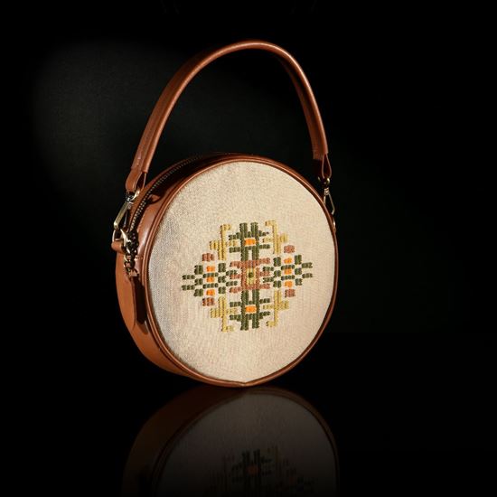 media.product.imagealternatetextformat.details