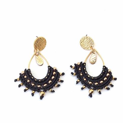 media.product.imagealternatetextformat