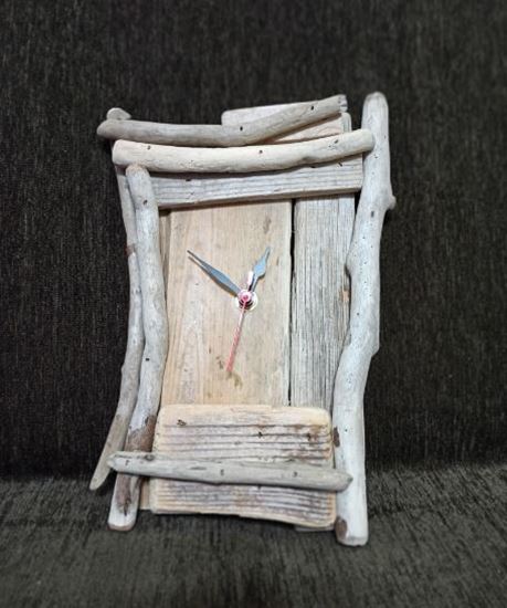 Picture of Ξύλινο επιτοίχιο ρολόι