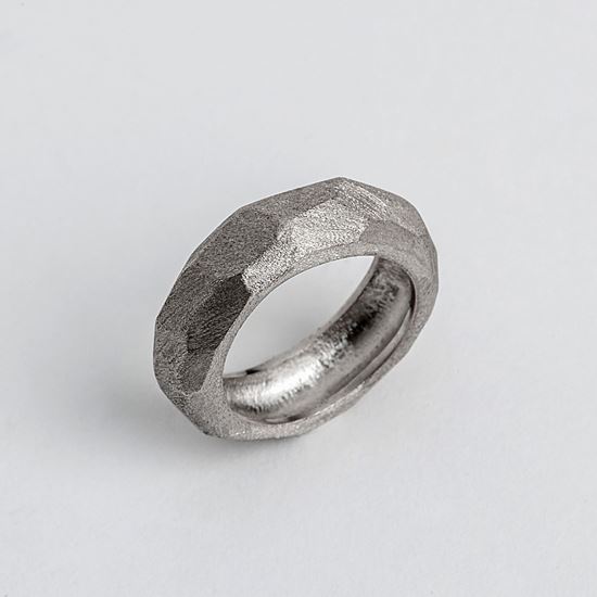 media.product.imagealternatetextformat.details