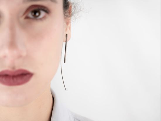 Picture of Linear threaders earrings