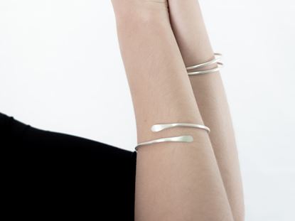 Picture of Open silver bracelet