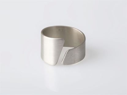 Picture of Asymmetrical silver ring